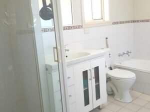 Perfect three bedroom conveniently located Townhouse in Toongabbie (3 bed, 2.5 bath, 2+ car)