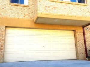 Perfect three bedroom conveniently located Townhouse in Toongabbie (3 bed, 2.5 bath, 2+ car)