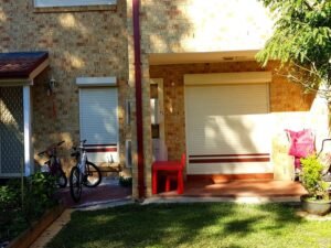 Perfect three bedroom conveniently located Townhouse in Toongabbie (3 bed, 2.5 bath, 2+ car)