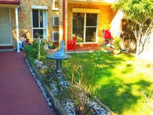 Perfect three bedroom conveniently located Townhouse in Toongabbie (3 bed, 2.5 bath, 2+ car)