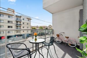 Townhouse Style Two Levels – Modern Unit