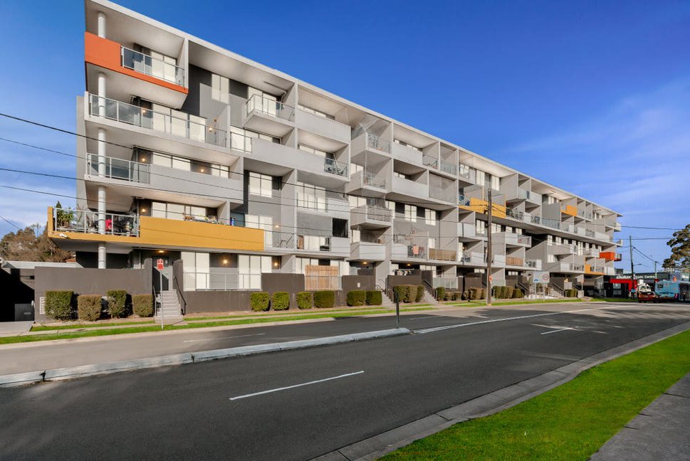 Townhouse Style Two Levels – Modern Unit