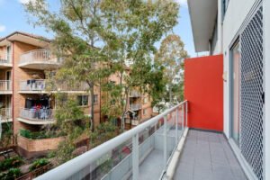 Townhouse Style Two Levels – Modern Unit