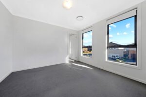 Modern spacious Family Home in  Nirimba Fields