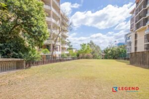 Walk to Parramatta Station and Westfield