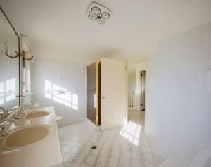 Acerage Style Living