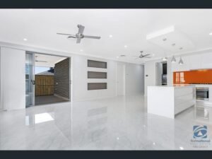 Luxurious 4 Bedroom Family Home in The Ponds