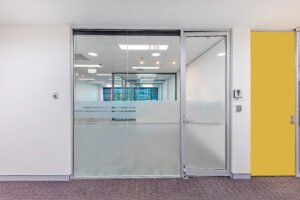 WATERFORNT MODERN OFICE SUITE