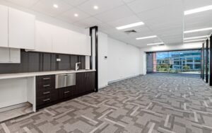 WATERFORNT MODERN OFICE SUITE