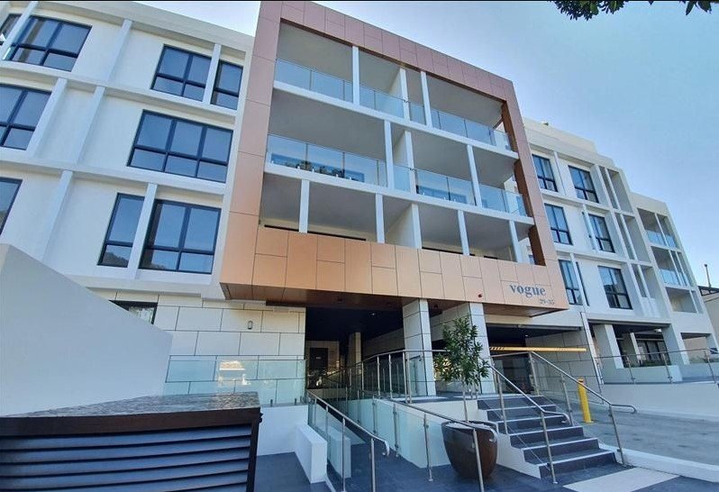 Bright Modern Apt in prime location