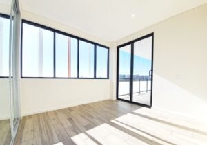 Bright Modern Apt in prime location