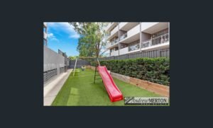Modern 2-Bedroom Apartment with Balcony & Parking