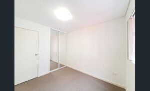 Modern 2-Bedroom Apartment with Balcony & Parking