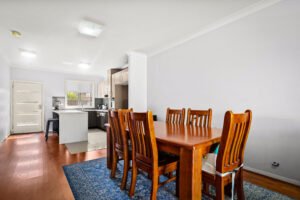 Modern Townhouse in Doonside