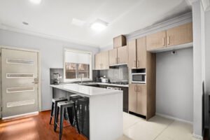 Modern Townhouse in Doonside