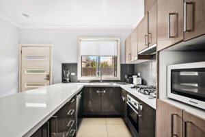 Modern Townhouse in Doonside