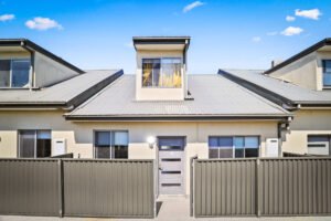 Modern Townhouse in Doonside