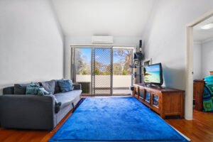 Modern Townhouse in Doonside