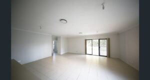 4 Bed Ideal Family Living in a Secure and Convenient Location.