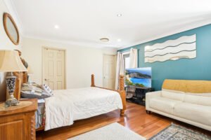 Modern and large Family home in Heart of Prestons