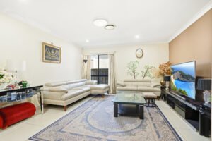 Modern and large Family home in Heart of Prestons