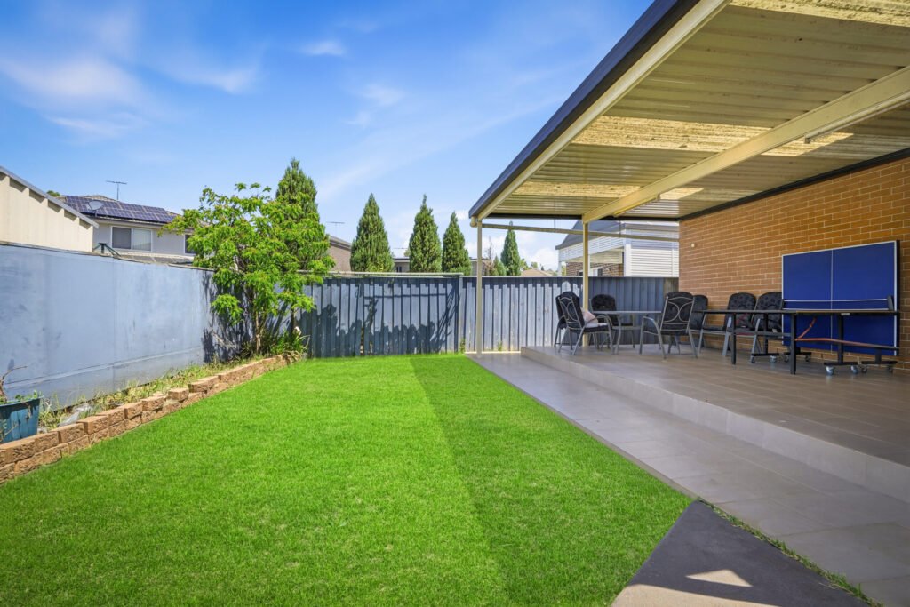 Modern and large Family home in Heart of Prestons